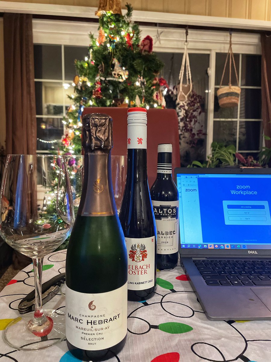 BowerGulley's tweet photo. Setting up for tonight’s @ChiefWineOfc #CWOSociety event!! Best night of the week!! https://t.co/YburnwFbBN
