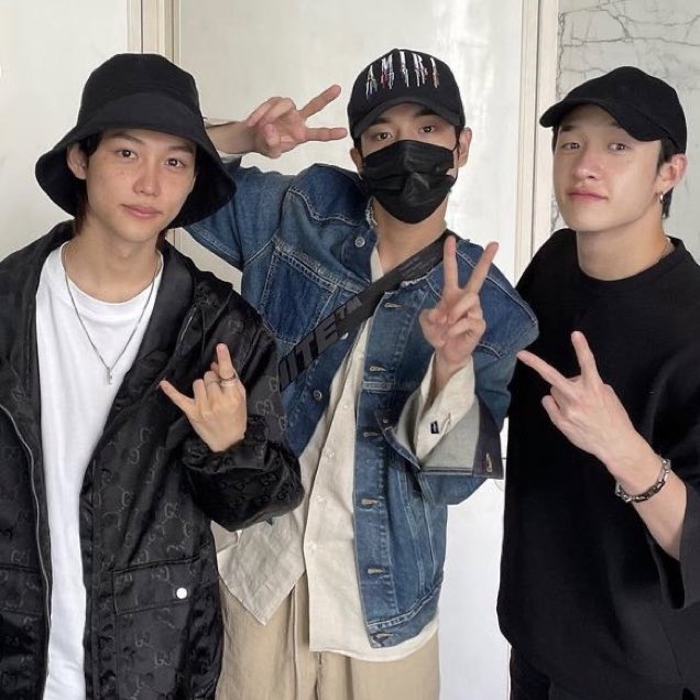 Bargchan's tweet photo. @BrisbanePrince Met ultah ya Aussie bro! 👊🏻

JAKE CHARMS AT TWENTY-TWO
#NovemberGlowsMaJAKEcally 
#재윤이의_스물둘은_애브리데이햄복 https://t.co/Z1d4PRCSJb