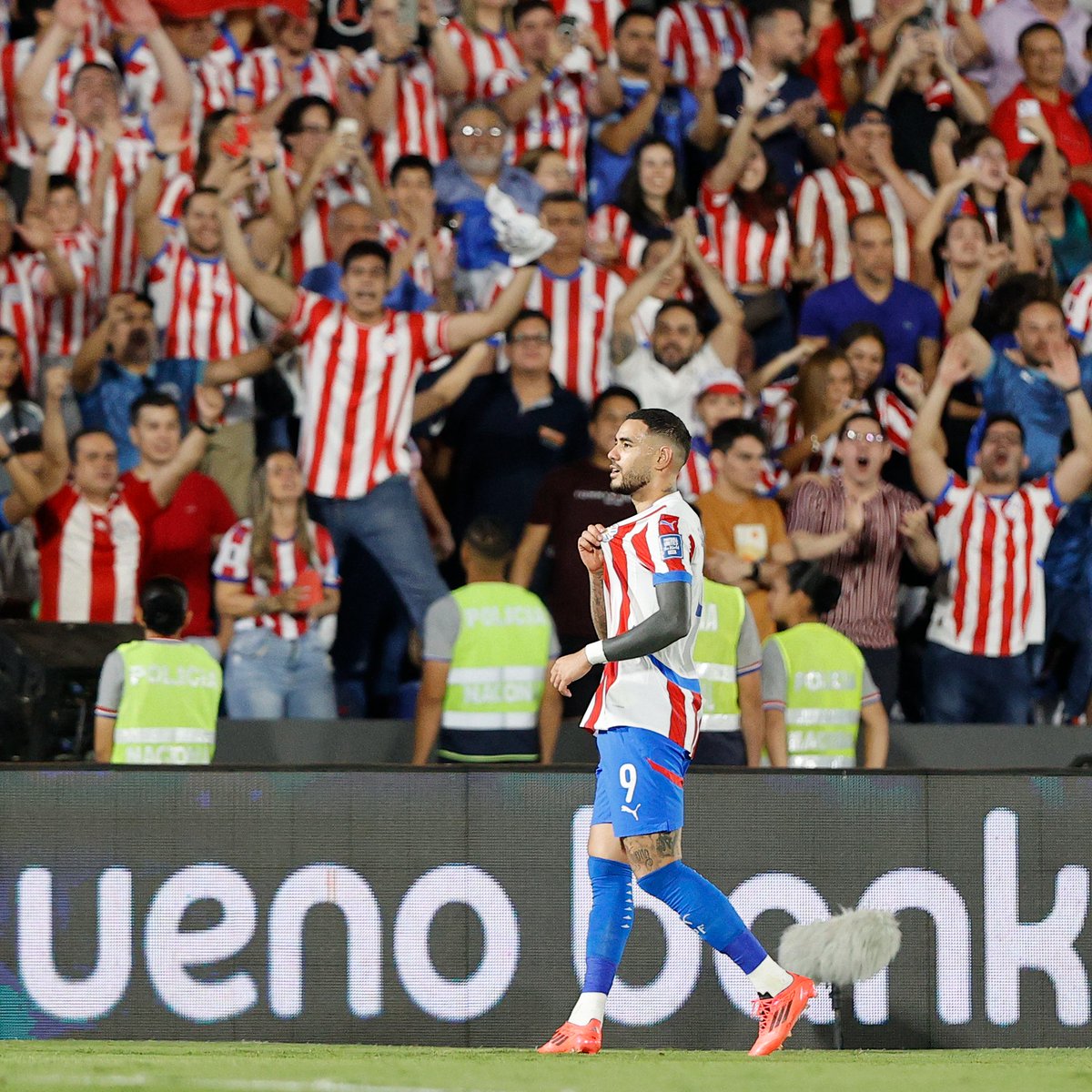 El hombre de la chilena perfecta 😍🇵🇾

#EliminatoriasSudamericanas
