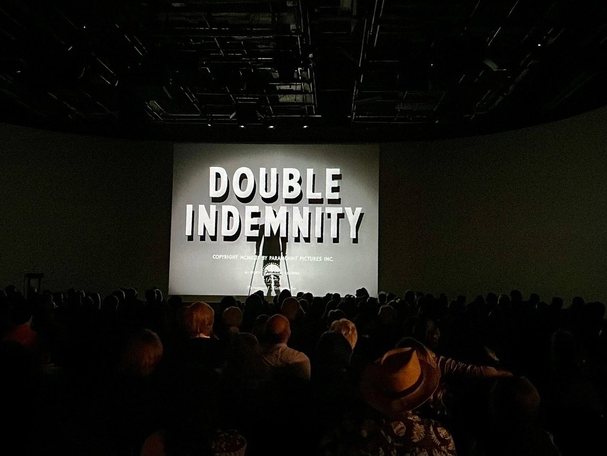 filmjax1's tweet photo. Last night, @WJCTJax had over 350 people for their Film Series “NOIRVEMBER” with the presentation of “Double Indeminty”. The Jacksonville Film &amp; Television Office was honored to sponsor the event. Congrats to David Luckin. @SharonYCobb introduced the film. 

#FilmJAX #NOIRVEMBER https://t.co/BslYnUy8gw
