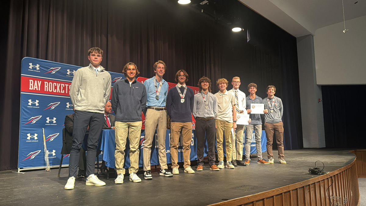RobertDoughert5's tweet image. Bay High School fall sports banquet boys cross country @BayAthletics
The boys team went to states and placed top 10 in the state. Congratulations.