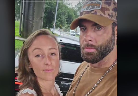 TheAshleysRR's tweet photo. David Eason's girlfriend Kenleigh Heatwole defends her dog-sitting business after local alerts others that she lives with former #TeenMom star who shot dog: https://t.co/O4Ymc6iUVy https://t.co/ujnbI87EOu