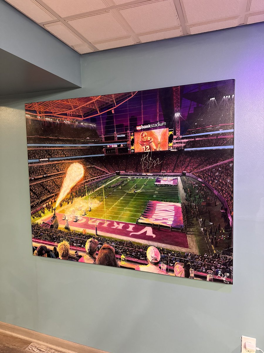stacy_gresh's tweet photo. @harrismith22 autographed my painting! So happy to have this hanging in my home. It feels complete now 💜💛🏈

@Vikings @PAOnTheMic @ViktorTheViking @DOEbersviller https://t.co/P95lkc1dcw