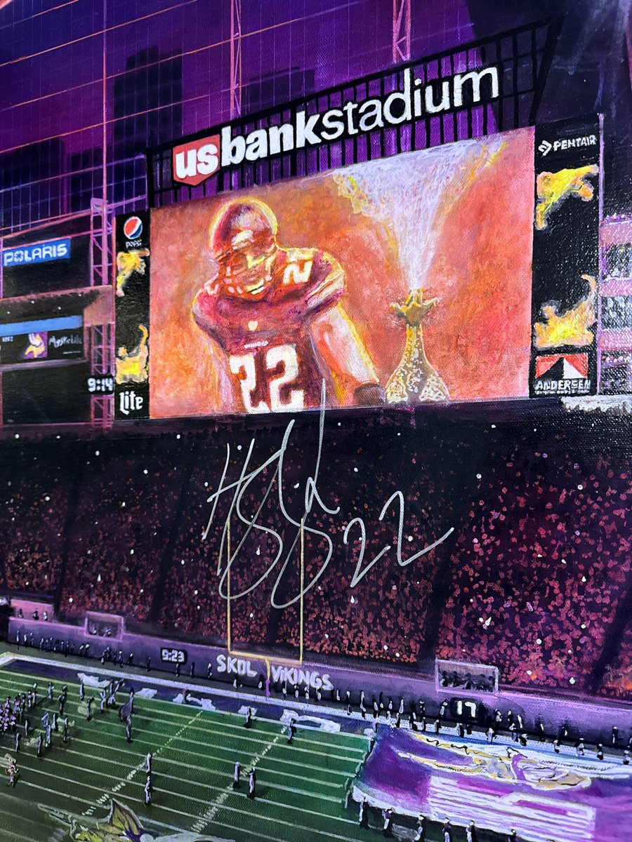 stacy_gresh's tweet photo. @harrismith22 autographed my painting! So happy to have this hanging in my home. It feels complete now 💜💛🏈

@Vikings @PAOnTheMic @ViktorTheViking @DOEbersviller https://t.co/P95lkc1dcw