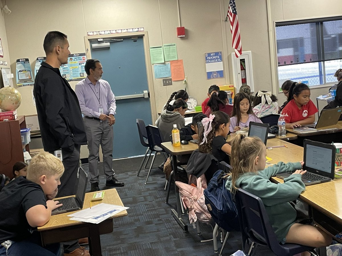 North Ridge had a special visit from our superintendent, Dr. Ruvalcaba! Great job Roadrunners! #NorthRidgeRocks #MVUSD Moreno Valley Unified School District