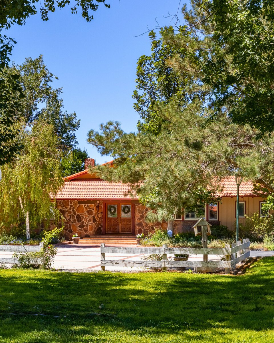 CAOutdoorProps's tweet photo. 🎉 In Escrow! Heller Ranch – A Storied Legacy in Smith Valley, NV 🌾

This beautiful 184.9-acre ranch, known for its productive grass hay operation and rich history, is now in escrow! 

Listing Details: https://t.co/NBQE4MxSuY https://t.co/Hwfsuca4Ht