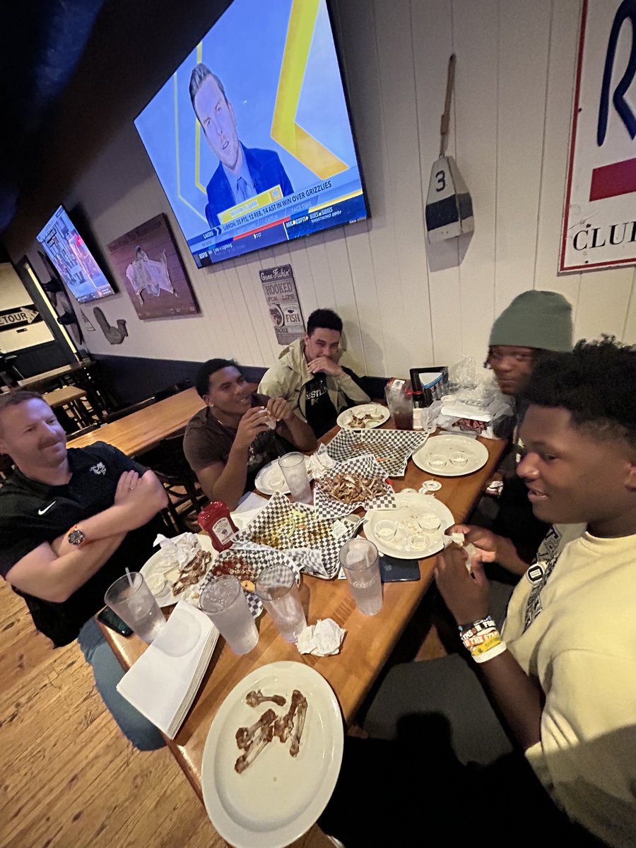 Coach D.J. Brownlee (@dbrownleejr) on Twitter photo 2nd Annual Fullback “Cookout” glad to spend time with our guys !
<a href="/CoachJasonTone/">Coach Tone</a> @wpadgett24 2nd Annual Fullback “Cookout” glad to spend time with our guys !
<a href="/CoachJasonTone/">Coach Tone</a> @wpadgett24