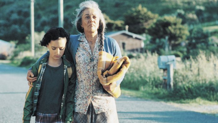 Faitala_101's tweet photo. All this makes me think of Whale Rider. Hana is Pai and Louise is that mailbox. https://t.co/bl4gzx11XM