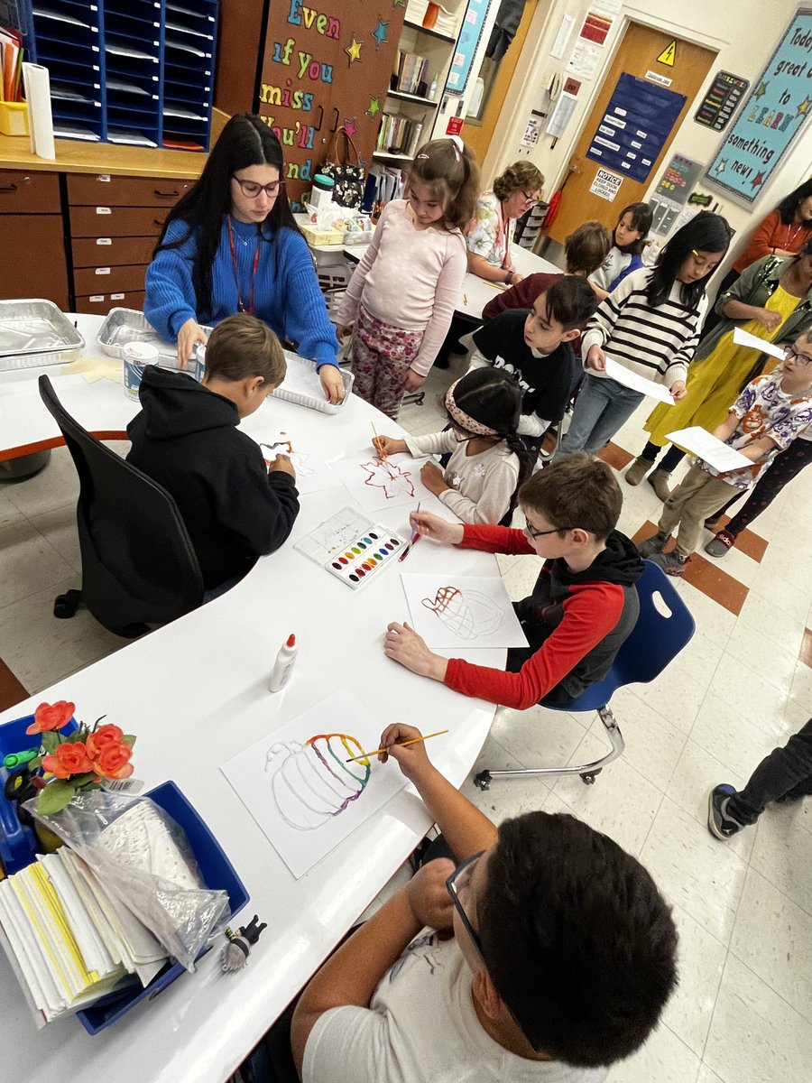 Salt art with our fifth grade buddies. Everyone had a great time working together and getting to know each other. ⁦<a href="/NicoleMusarra/">Nicole Musarra</a>⁩ ⁦<a href="/CMSmtolive/">CMS Elementary School</a>⁩