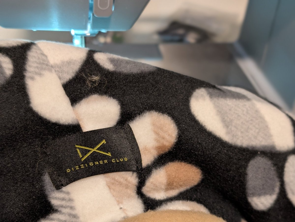 DizzignerClub's tweet image. Yeen coming soon...