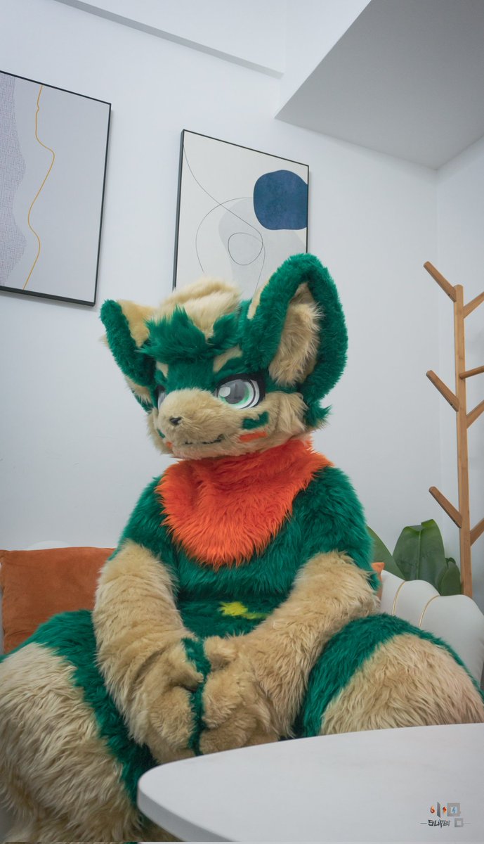 居家小狗
📷:<a href="/yeKevin15/">小Q 🔜 极兽聚SFF</a>
#furry #fursuit #fursuitFriday