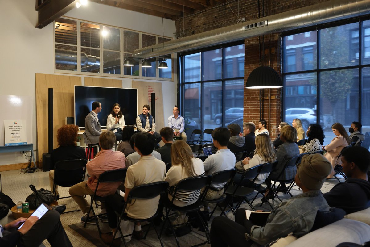 GreaterSTLinc's tweet photo. #STLStartupWeek events are exploring ways entrepreneurs can recruit talent to start up, stand out, and stay in St. Louis.
๐ธ Brian Feldman, Nicole Schnuck, Jim Winkelmann &
Gabe Lozano https://t.co/Va2fHwTK6H