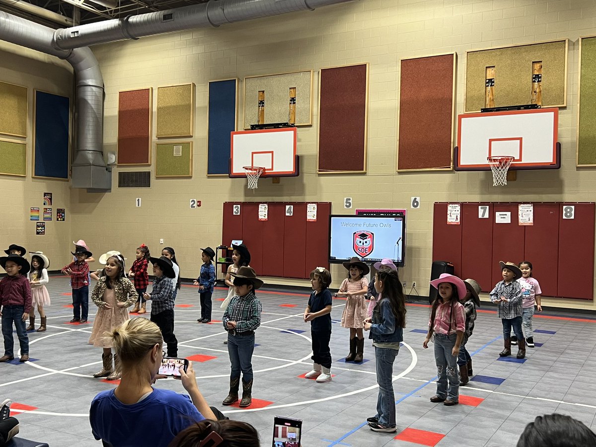 Today, we held our Pre-K and Kindergarten Round-Up, featuring a special performance by our kindergarteners! Incoming students had the chance to explore our campus and meet their future teachers. <a href="/SBISD/">Spring Branch ISD</a> <a href="/jennifer_blaine/">Jennifer Blaine</a> <a href="/MJenParker/">Jennifer Parker</a> <a href="/BrendaStardig/">Brenda Stardig</a>