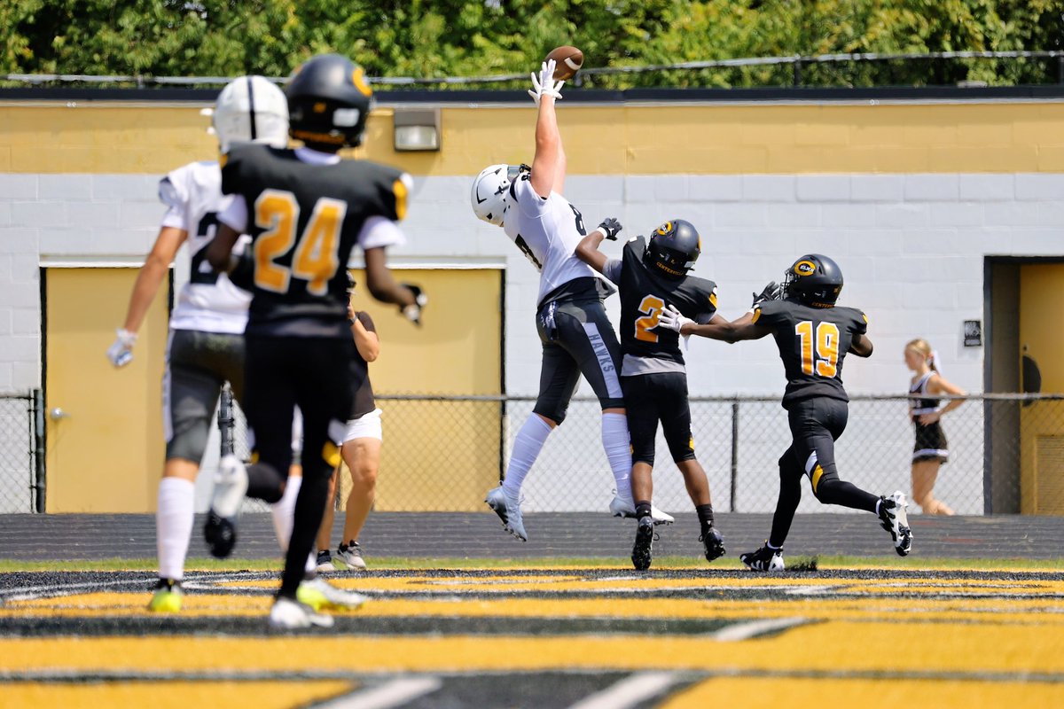 natedixon2028's tweet image. Freshman season highlights ⬇️⬇️

hudl.com/v/2QkmtX

All glory to God for giving me the opportunity to grow as a man and football player this season. A huge thank you to all of my coaches and teammates.  

@LakotaEastFB @Jordan_kitna3 @lakota_east