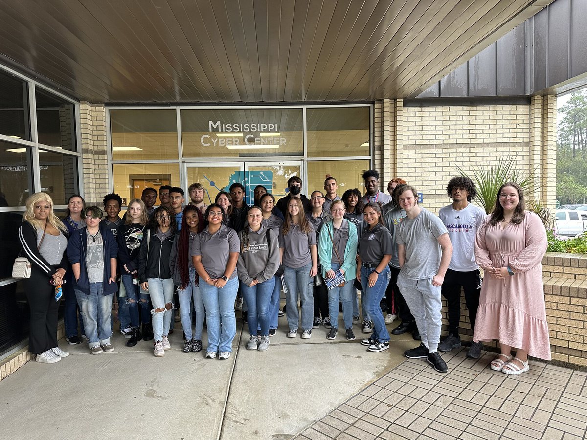 MS_AI_Network's tweet image. A huge thank you to OSHS and PGHS for providing students the opportunity to explore the exciting worlds of cybersecurity and AI during this week’s successful Cyber Day events!

#Mississippi #Cybersecurity #AI #MAIN #ArtificialIntelligence #MS #MississippiAI