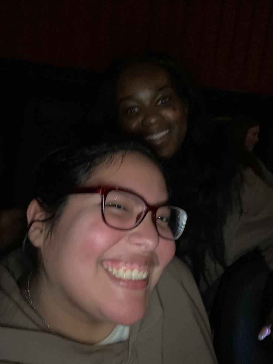 kianspapi's tweet image. mama, an oomf behind me @Bgrad22 🫂

#ForFriendsAndFamilyOnlyFilm @ShawnMendes @ShawnAccess