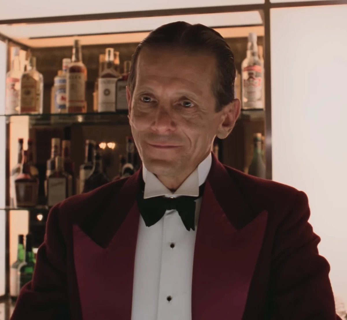 DanColon's tweet image. Me during my shift vs me enjoying my shifty