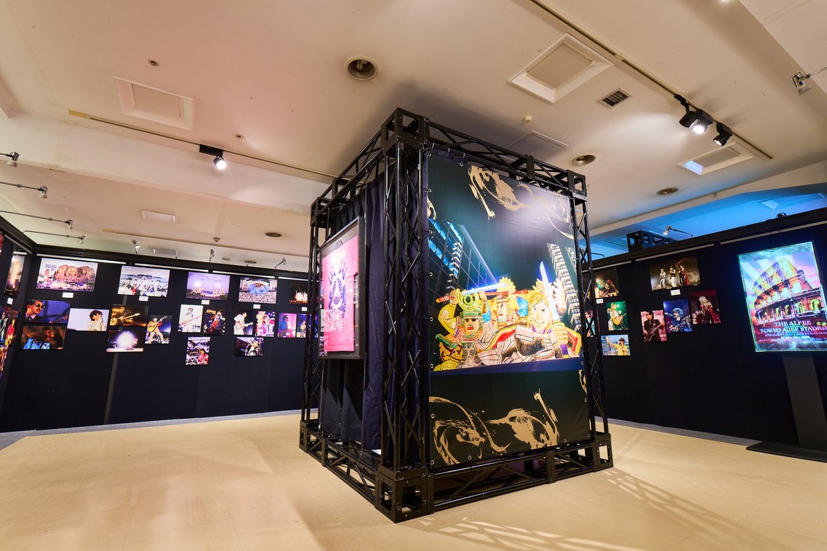oricon's tweet photo. デビュー50周年記念「THE ALFEE展」
西武渋谷店でスタート❗️愛知・埼玉でも予定

『THE ALFEE’S LEGACY ～50年の足跡～』
衣装やギターなど貴重な展示で50年を回顧

メンバーの音声ガイド、顔はめパネル、
アルフィーと一緒に写真を撮れるスポットも🎸
https://t.co/ngg2KopzMN

#THEALFEE https://t.co/hbvqUEOw4p