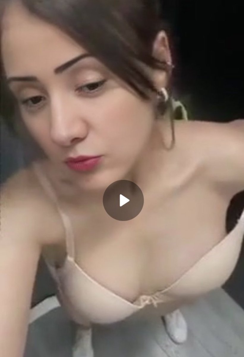 GoPlays381491's tweet photo. لیں غریدہ فاروقی کی بھی ویڈیو لیک ۔ 
ویڈیو دیکھ کر دکھ نہیں ہوا بلکہ ہنسی آئی 😂

کس کس نے دیکھنی ہے ویڈیو ؟؟؟
#garedafarooqi
#math https://t.co/ScvBBbuiqf