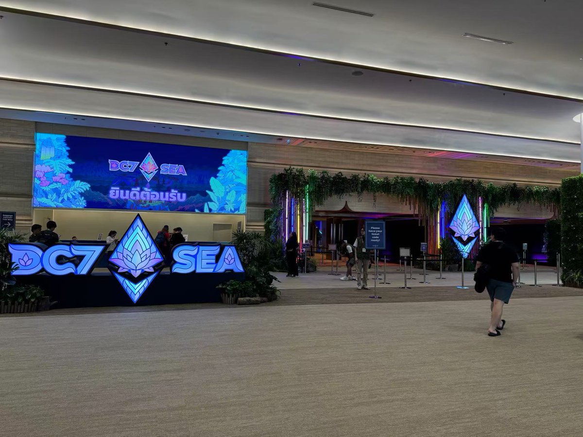 🌍 Last day of #Devcon2024  in Bangkok! Here’s the scoop 👇

1️⃣ Ethereum’s Shift
<a href="/ethereum/">Ethereum</a>  is getting less decentralized—yup, you heard that right! They’re leaning on L2 solutions to handle scaling, security, and coordination 🎢

2️⃣ L2 Federation 
<a href="/l2beat/">L2BEAT 💗</a> have split L2s into 3