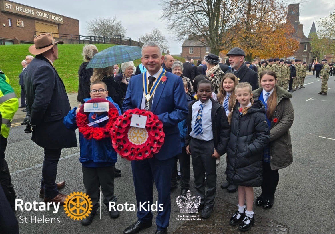 RotaKids from Holy Cross Primary School.  During the laying of the wreaths President Joel Wood was joined by the President of the RotaKids, Matthew.