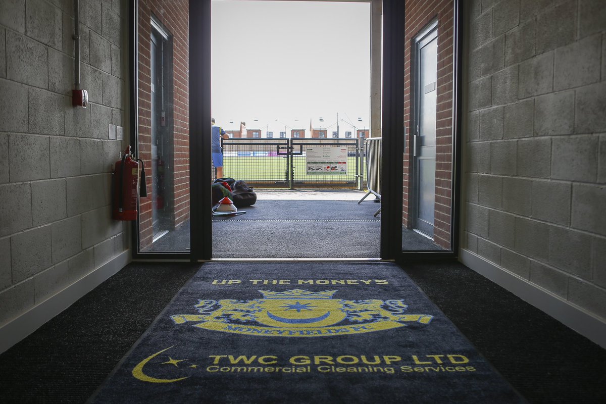 IsthmianLeague's tweet photo. https://t.co/VJYg0QqXnj A Smart keeper for the Moneys
Callum Smart is new at Moneyfields
#IsthmianLeague #PitchingIn #Moneyfields https://t.co/CP3S29OyYS