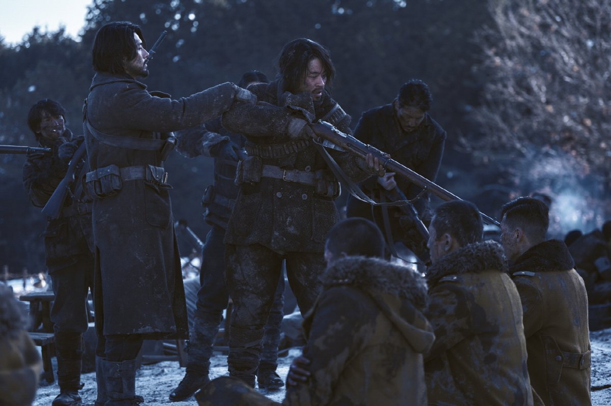 12월 25일 크리스마스 개봉 확정🎄
우리는 반드시 <하얼빈>으로 간다!

독립군들의 투지와 여정을 담은 1차 보도스틸 공개!

#하얼빈 #현빈 #박정민 #조우진 #전여빈
#박훈 #유재명 #이동욱 #우민호감독 #12월25일극장개봉