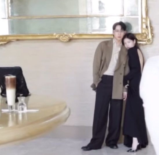 marie__pie's tweet image. magazine ver.                             ssomday ver.

#JungHaeIn                                #JungSoMin