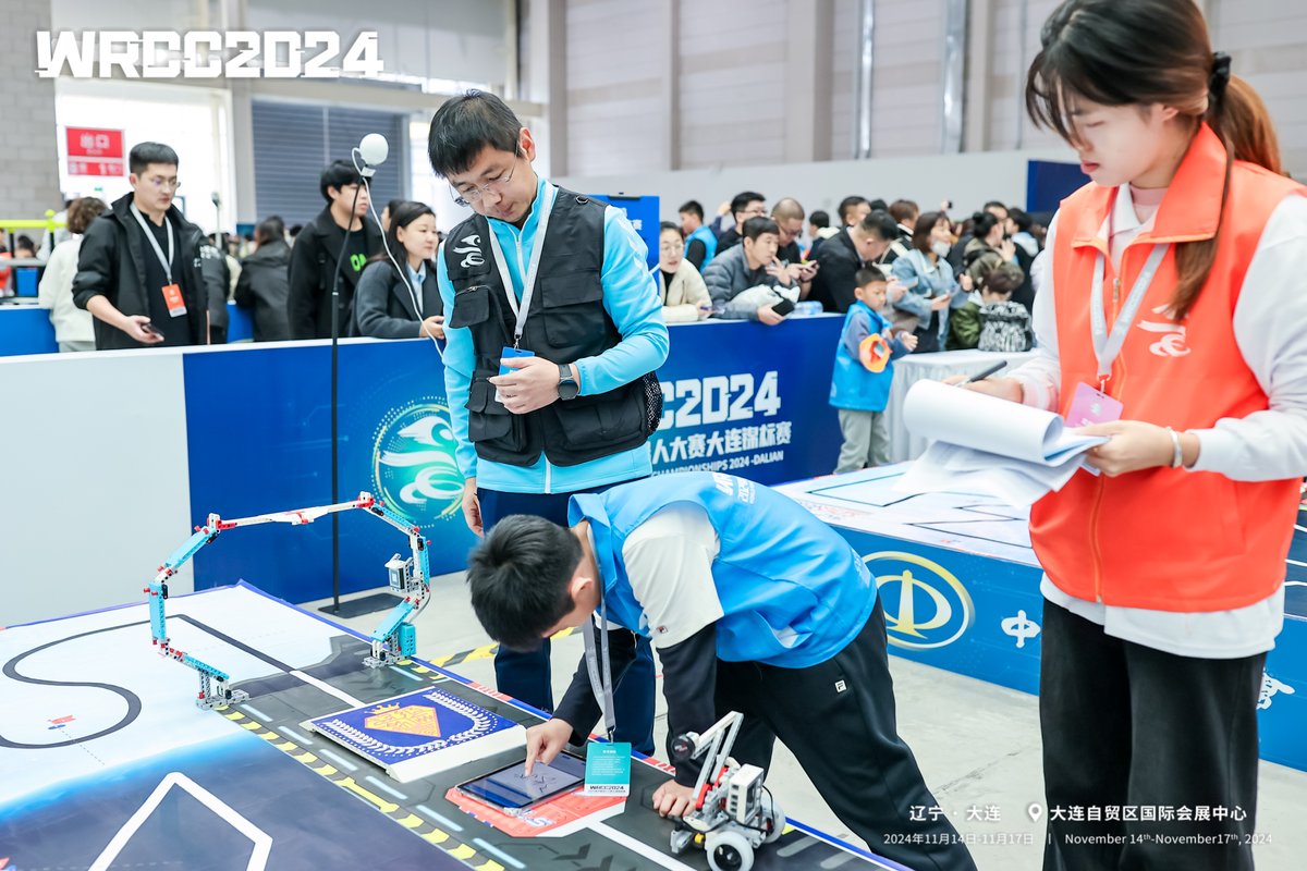 zmrobot's tweet photo. Day one: WRC-Dalian city competition, super AI! 15th-17th, November, 2024
#education #coding #ZMROBO #robotics #WiseKit #AI #deeplearning #k12school #pythonlearning #build #play #create #kids #solutions #student #competition #robotics #training #children #ai #WRC #super https://t.co/eJ3hQ7nG1C