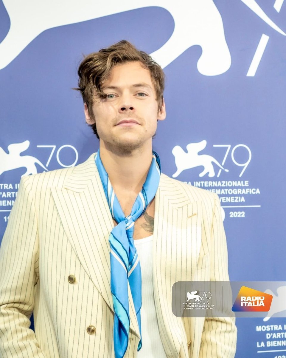 Massharry2's tweet photo. Goodmorning beautiful people but a little more to Harry Edward Styles and only to him #harrystyles https://t.co/zFKL795qN3