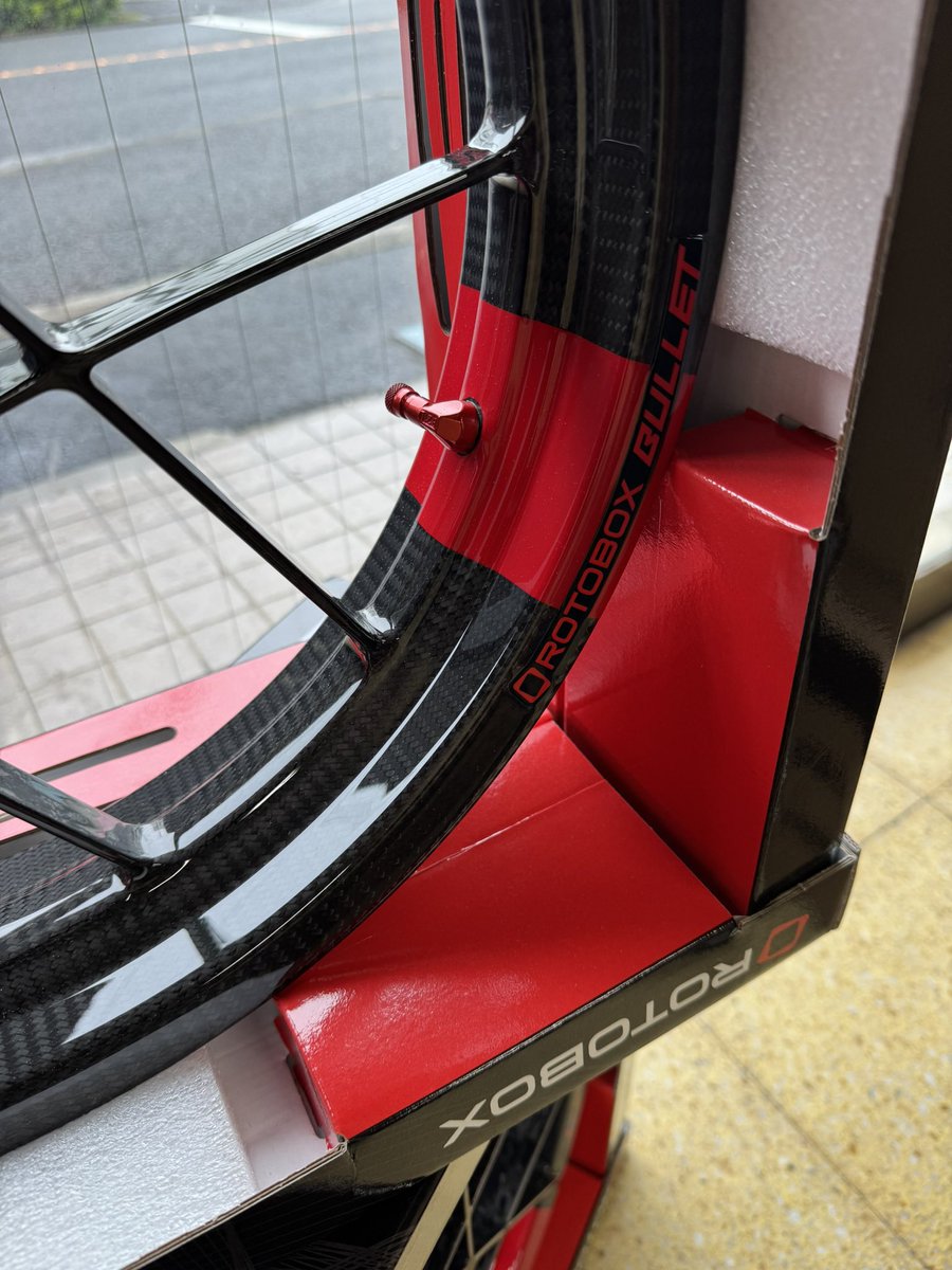 trentasette37_'s tweet image. イイね〜😁
#ROTOBOX
#motosalon
#Trentasette37_
#トレンタセッテ37