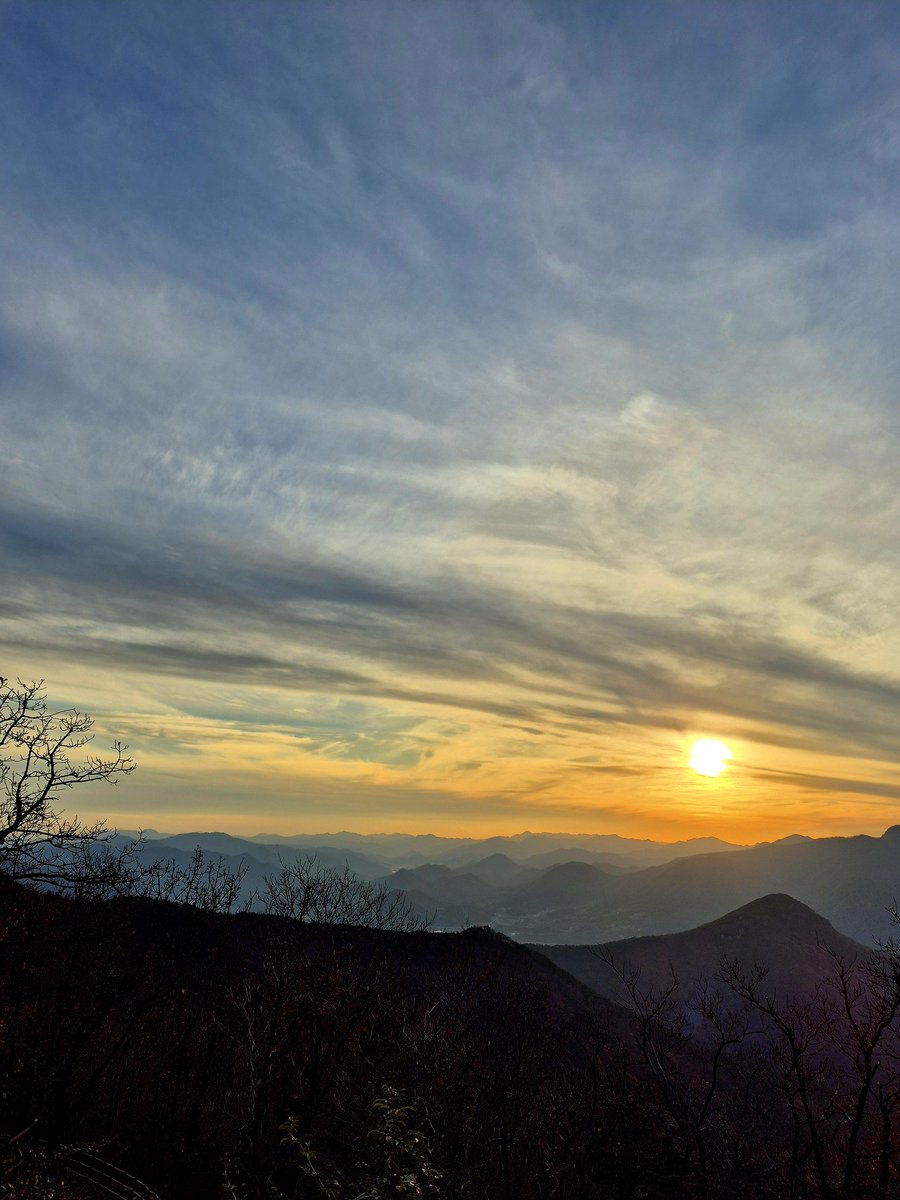 가을하늘 같이 보자
 #RM for #2024MAMAVOTE
 #방탄소년단RM
 #김남준
경북 영주 문경 소백산