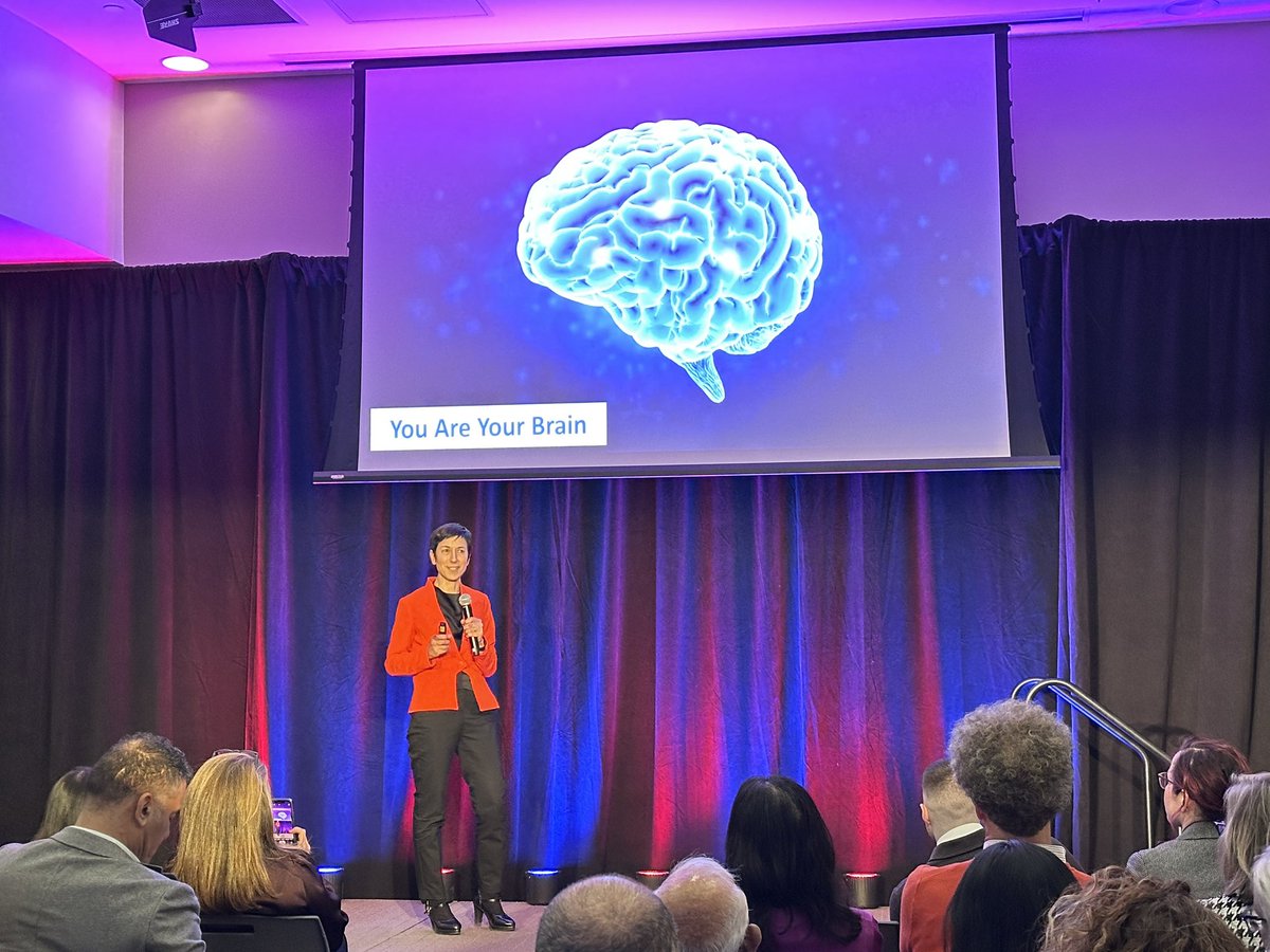 XulinLiu's tweet photo. Dr. Carmela Tartaglia giving a talk about what we do 🧠 at the Krembil Science Jam night! 🌟
@KBI_UHN @MC_Tartaglia 

Thank you all speakers for the excellent talks!

#NoResearchNoCure #KrembilScienceJam https://t.co/zjr3Y4I1DQ