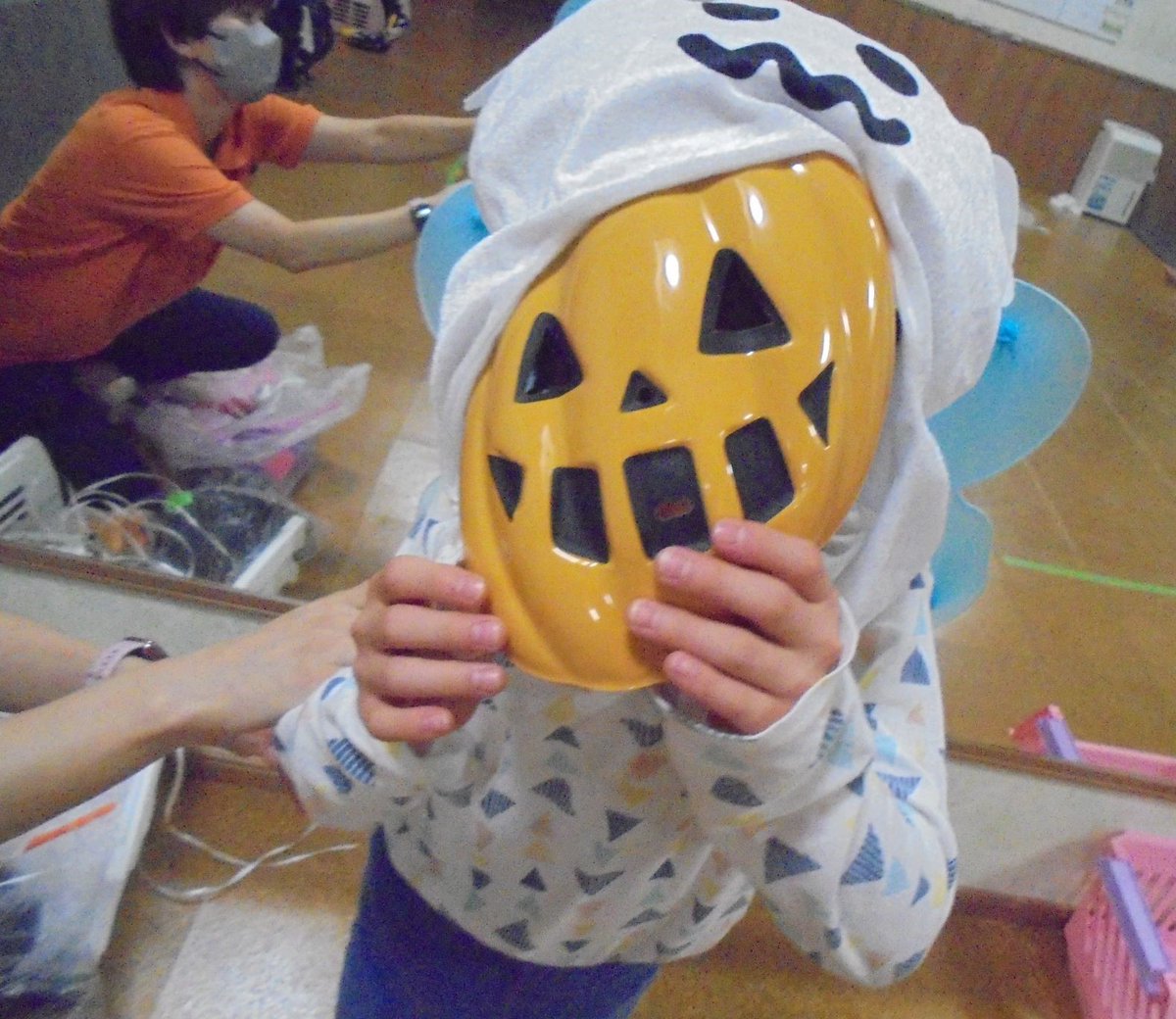 maruta215's tweet photo. 皆さん、こんにちは！
今回は「ハロウィン仮装競争」の様子をお伝えします‼
子どもたちは上手に衣装を身に着けることができました😄
#放課後等デイサービス
#運動
#療育
#ハロウィン
#仮装 
#ハロウィン2024 
#神奈川 
#横浜
#港北区
#神奈川区
#緑区 https://t.co/W8SzEg5vmw