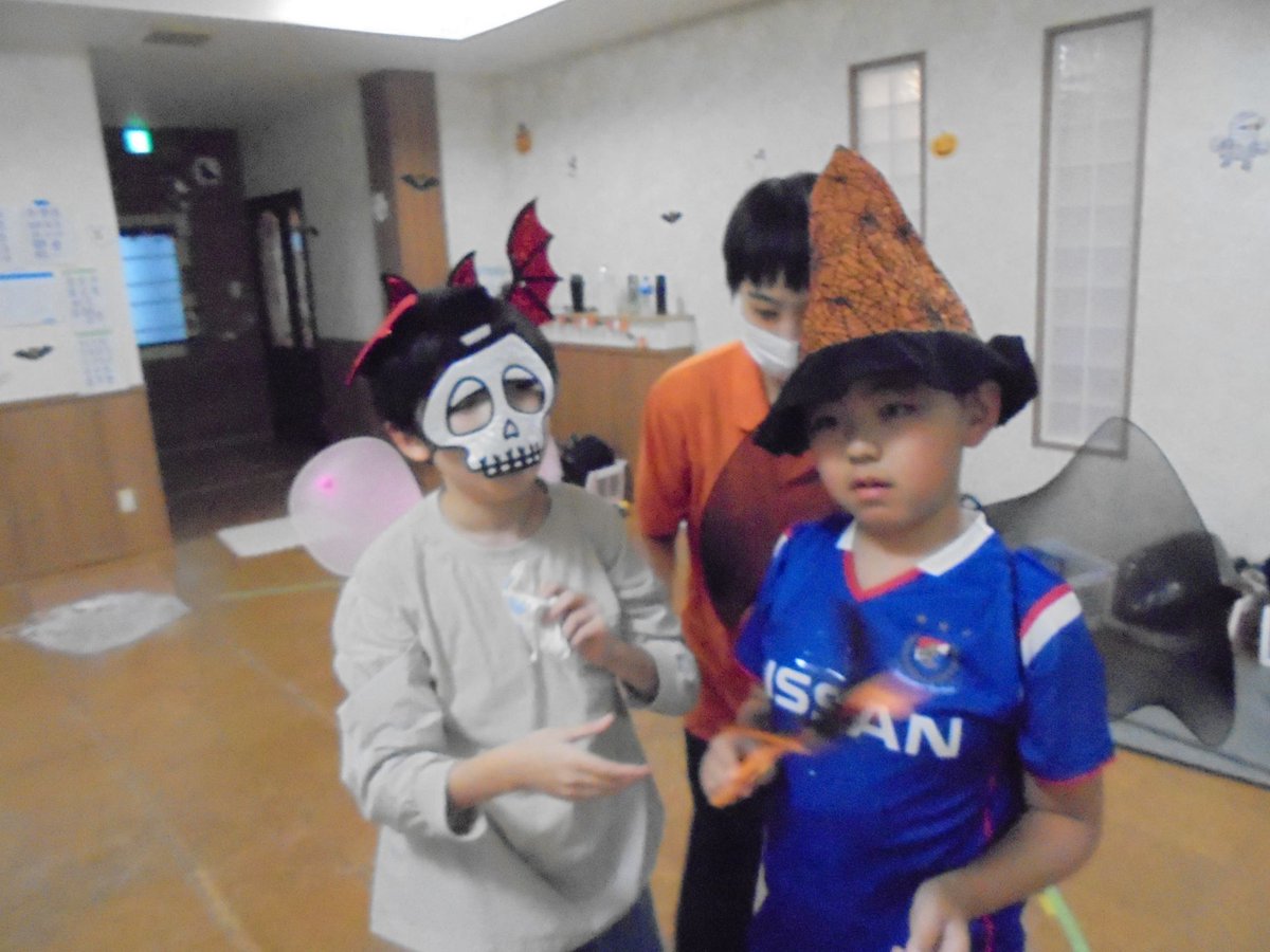 maruta215's tweet photo. 皆さん、こんにちは！
今回は「ハロウィン仮装競争」の様子をお伝えします‼
子どもたちは上手に衣装を身に着けることができました😄
#放課後等デイサービス
#運動
#療育
#ハロウィン
#仮装 
#ハロウィン2024 
#神奈川 
#横浜
#港北区
#神奈川区
#緑区 https://t.co/W8SzEg5vmw