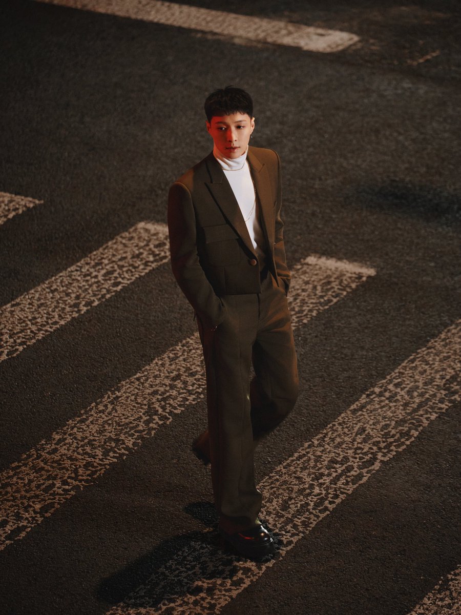 lay_studio's tweet image. 「𝙒𝙝𝙚𝙧𝙚 𝙬𝙚 𝙜𝙤𝙣𝙣𝙖 𝙩𝙪𝙧𝙣」
𝑳𝒐𝒗𝒆, always on the way.🔛

@layzhang digital single 𝑾𝒉𝒂𝒕 𝑨𝒃𝒐𝒖𝒕 𝑳𝒐𝒗𝒆 released.
#LAY #LayZhang #WhatAboutLove