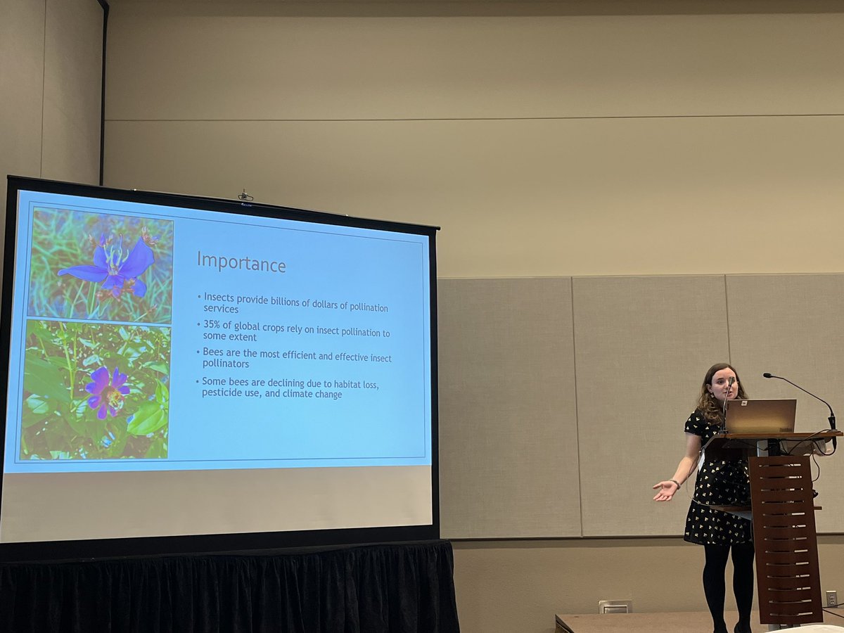 ChristineFav's tweet photo. Always an honor to attend the @EntsocAmerica meeting!! 🌵🐝💕 https://t.co/myQSFLjBju
