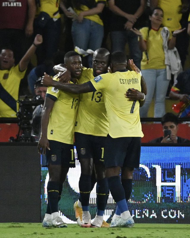 SCInternacional's tweet photo. 𝐄𝐍𝐍𝐄𝐑𝐆𝐈𝐙𝐎𝐔 Guayaquil! ⚡️🇪🇨

Com um gol e duas assistências, Enner Valencia brilhou na goleada de 4 a 0 do Equador sobre a Bolívia, válida pelas Eliminatórias para a Copa de 2026. O resultado deixa a seleção do atacante na quinta posição. ⚽️➕🅰️

Bem demais, Enner! 👏 https://t.co/dSGomnwlp2