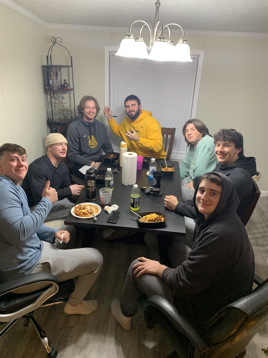 Last game of the year, couldn’t forget to invite the honorary Senior H-Backs! 
#A10Mentality