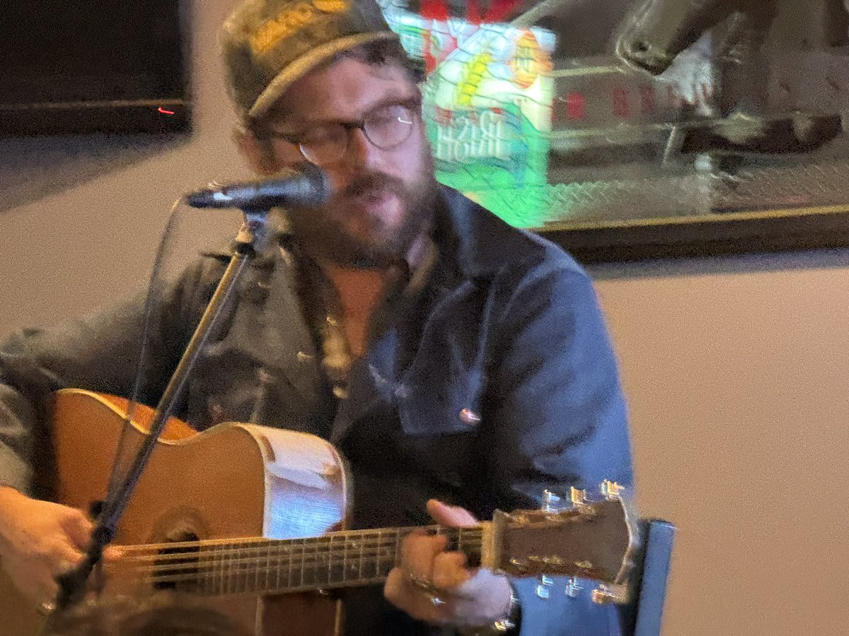 Modern Country Music That Doesn’t Suck tweet media
