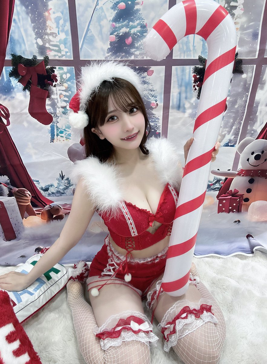 クリスマスチェキ撮影中です🎄🤍

発売明日までなので、是非まだの方もれいサンタさんをお迎えしてね🎅🏻🤍

https://t.co/BnzcddVk8A https://t.co/QeaWkPXh6d