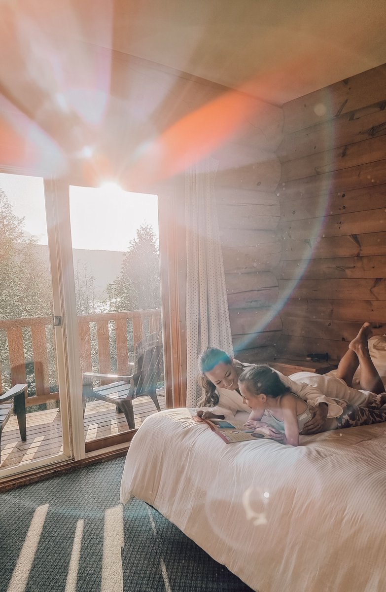 Si vous recherchez l'escapade familiale ultime, l'hôtel Sacacomie est un véritable joyau ! 🇬🇧  If you're looking for the ultimate family getaway, Sacacomie Hotel is an absolute gem!