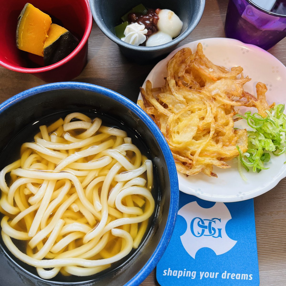 OSGCorporation's tweet photo. Back at the office after JIMTOF 2024 ⚙️
Now enjoying lunch at the OSG headquarters cafeteria 🇯🇵
Have a great Friday & weekend, followers 🌟
#OSGLife #LifeAtOSG
#オーエスジー株式会社
#オーエスジー
#OSGCorporation
#shapingyourdreams https://t.co/tQKyS8aLTH