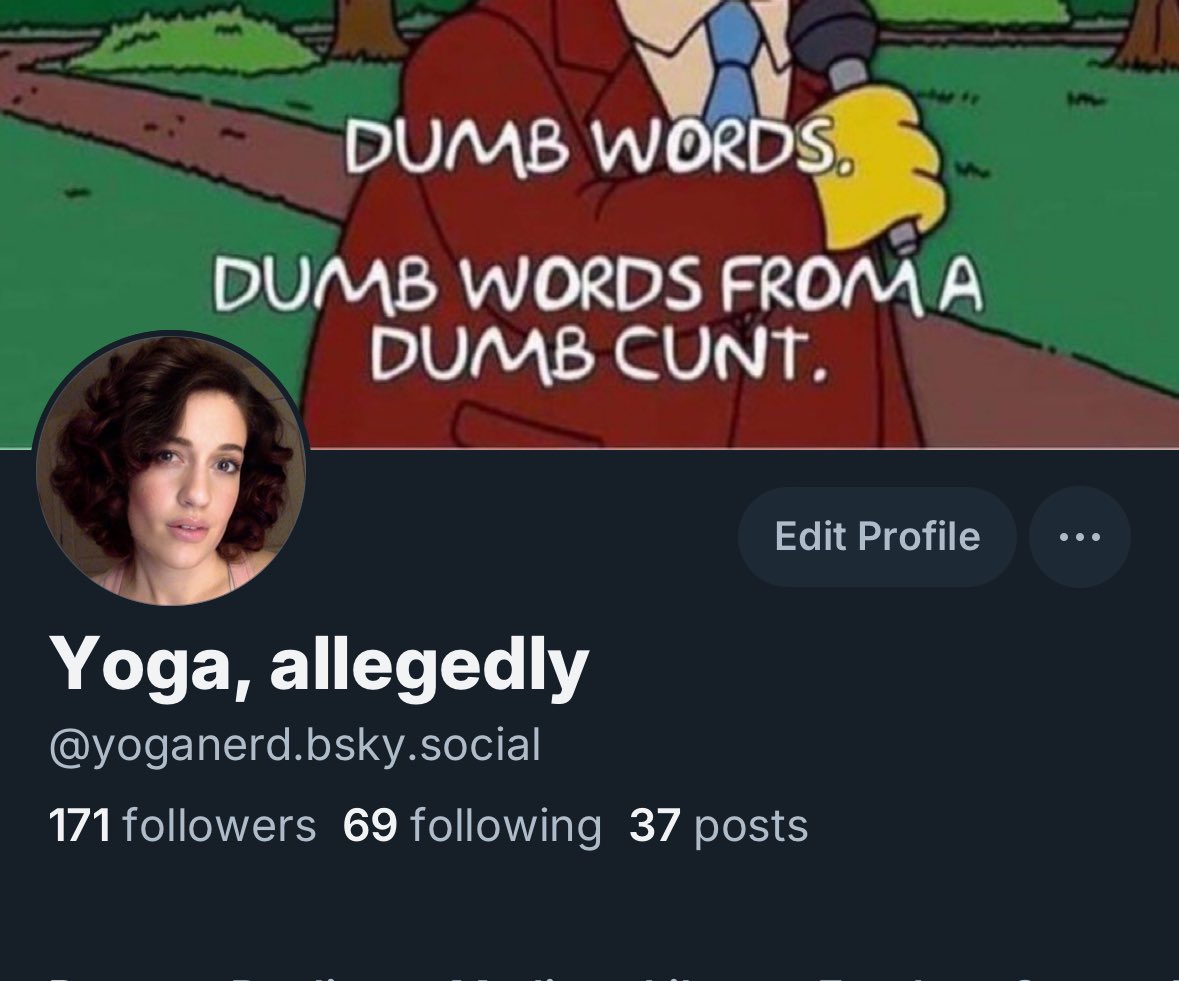 Yoga is Canadian bc she vacations there 🇨🇦🇨🇦 tweet media