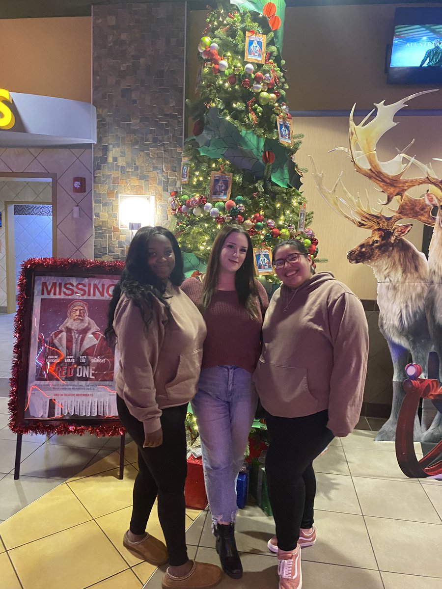 kianspapi's tweet image. regardless of all the technical difficulties it was still so nice to reunite @Bgrad22 @luvymendes 🫂

#forfriendsandfamilyonlyfilm @ShawnMendes @ShawnAccess