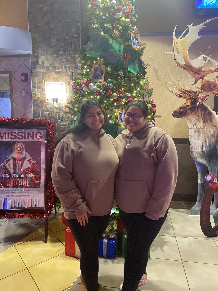 kianspapi's tweet image. regardless of all the technical difficulties it was still so nice to reunite @Bgrad22 @luvymendes 🫂

#forfriendsandfamilyonlyfilm @ShawnMendes @ShawnAccess