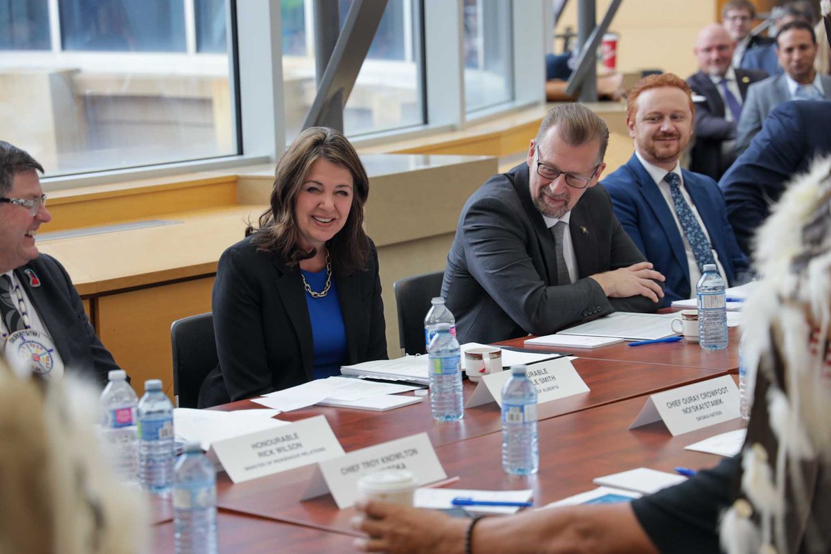 Danielle Smith tweet media