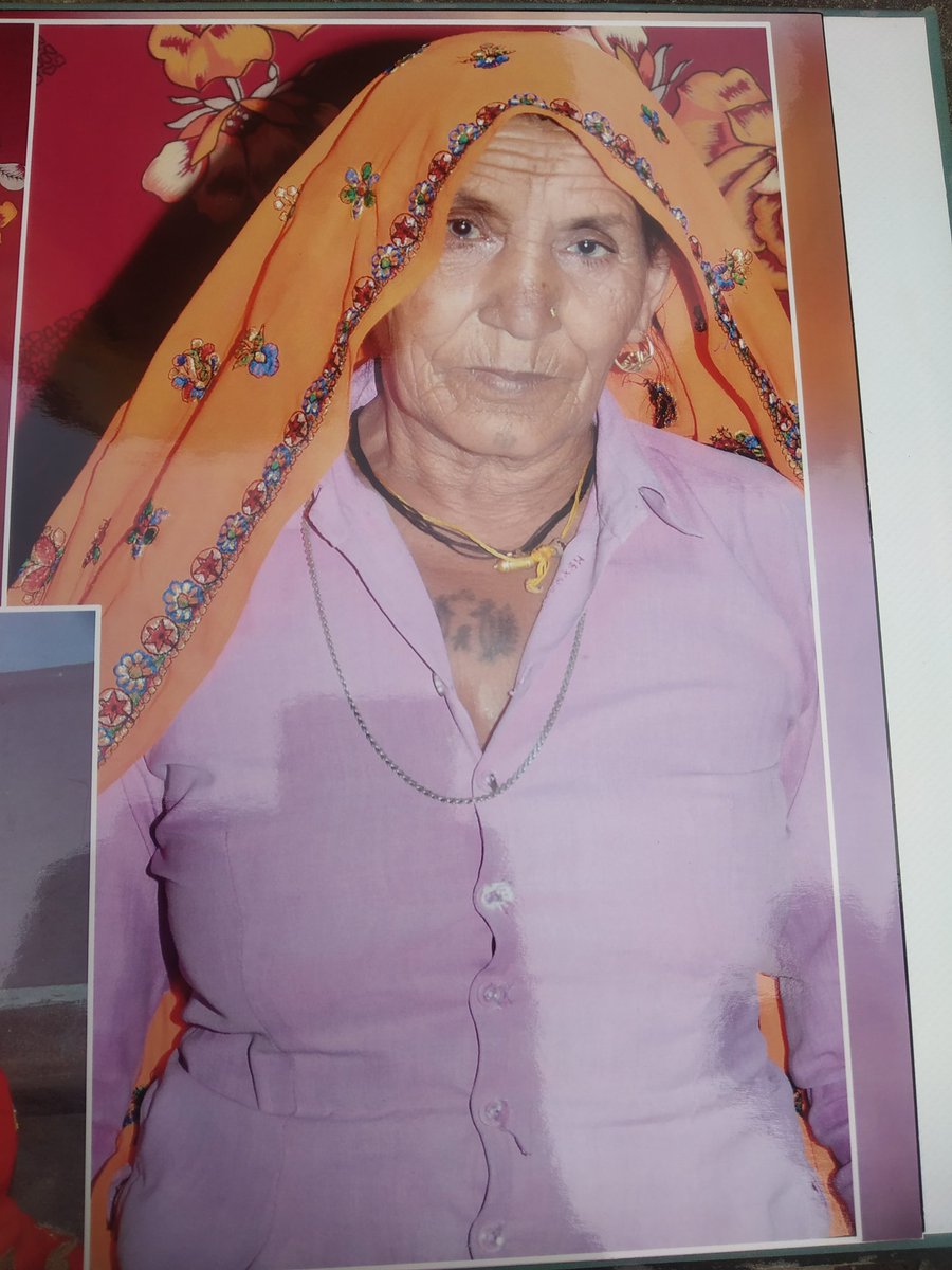 आज मां को दूर गए एक साल हो गया है।
लेकिन आज भी ऐसे लगता है कि आप यही हमारे आसपास हो।
एक पल भी नहीं लगता है कि आप बहुत दूर चले गए।
आपकी कमी आजीवन महसूस होती रहेगी।
😭😭मां😭😭😭😭😭