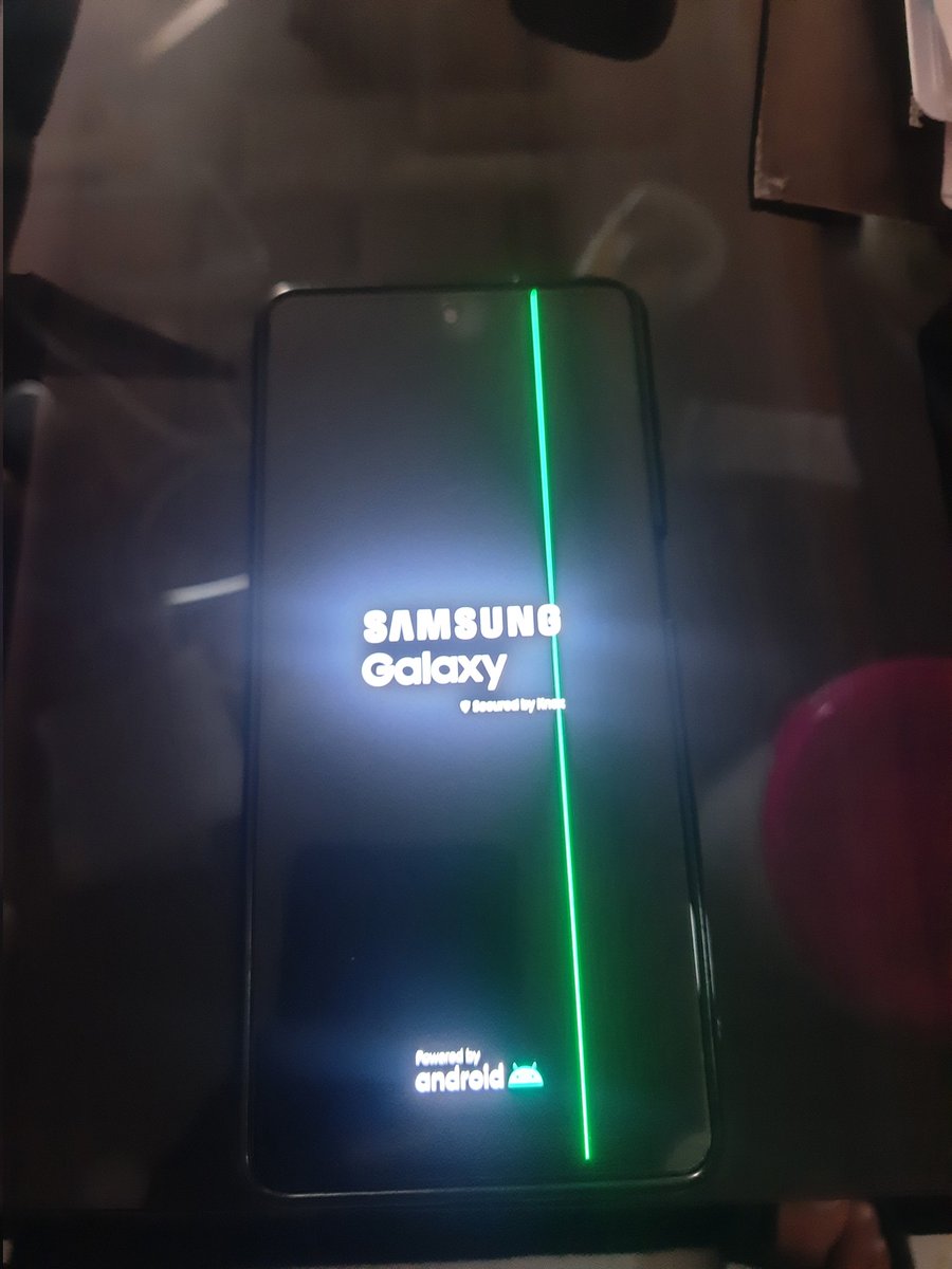 georgeeejacobk's tweet photo. @SamsungIndia Samsung Green line issue https://t.co/28Qqru0ihh