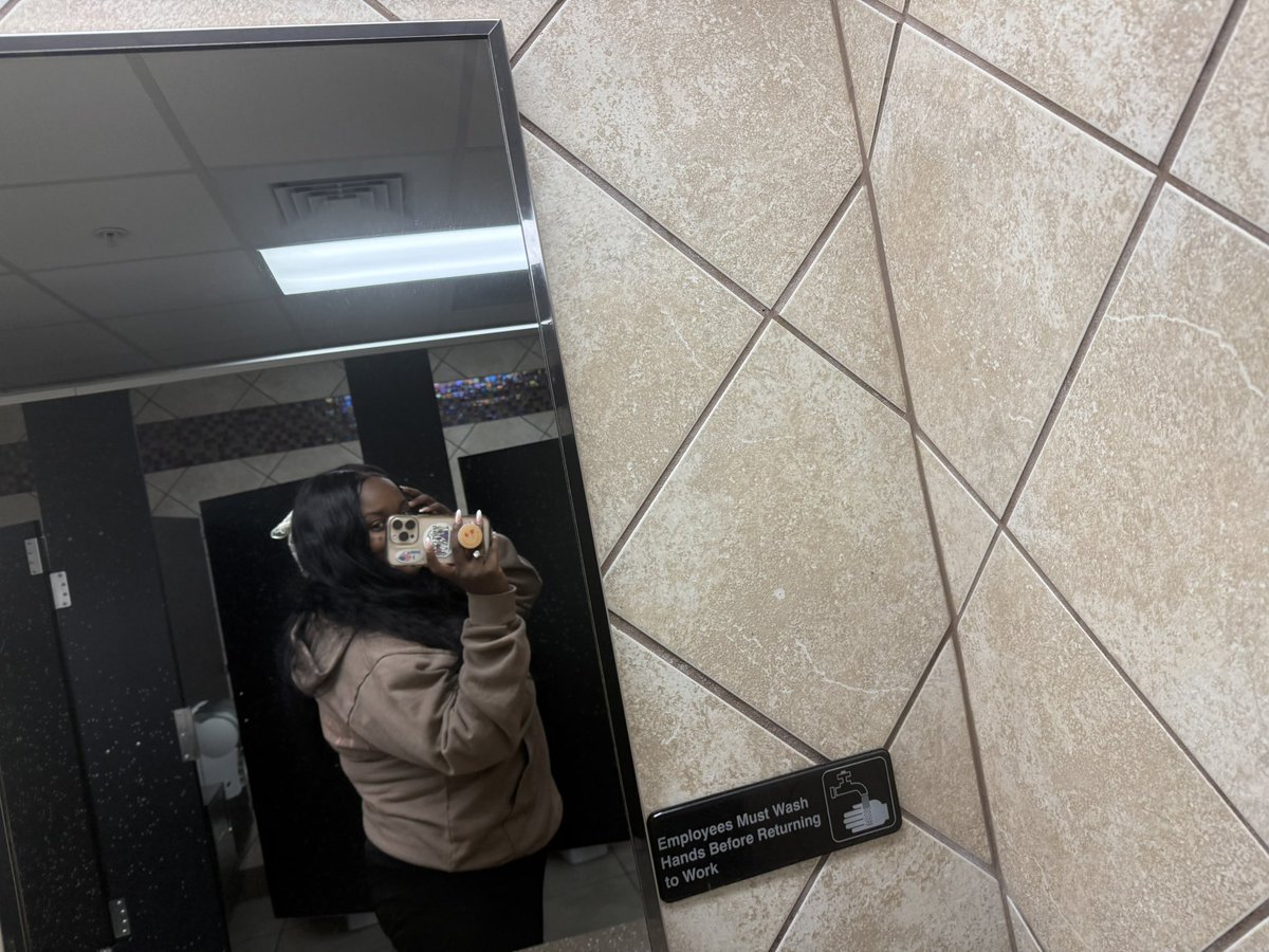 Bgrad22's tweet image. Friends and Family Reunion with @luvymendes and @kianspapi to celebrate the one and only @ShawnMendes   @ShawnAccess #FriendsAndFamilyFilm